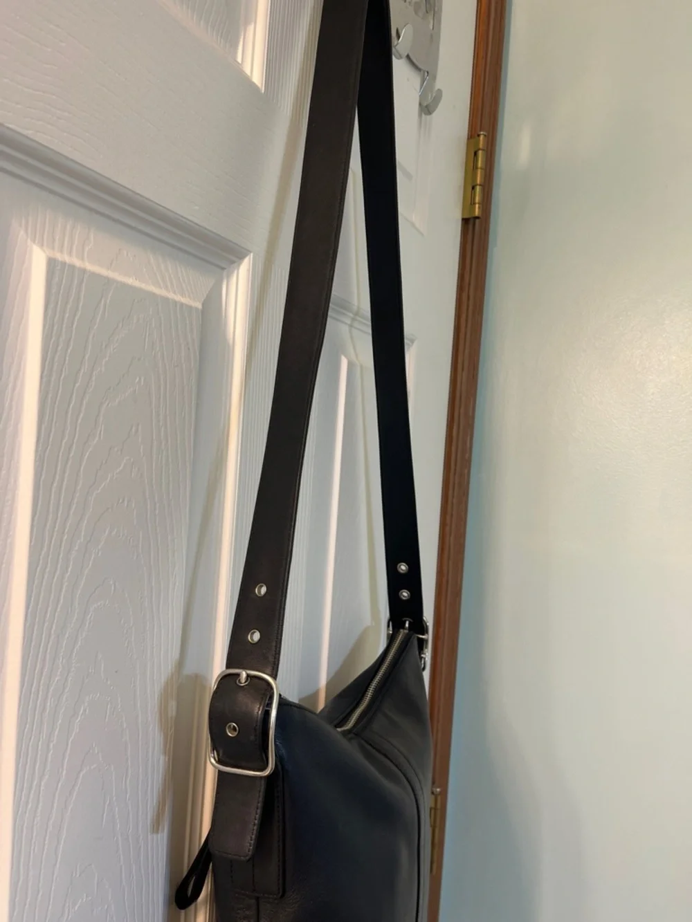 Vintage Coach Black Leather Legacy Slim Duffel 9325 Crossbody Shoulder Bag Purse